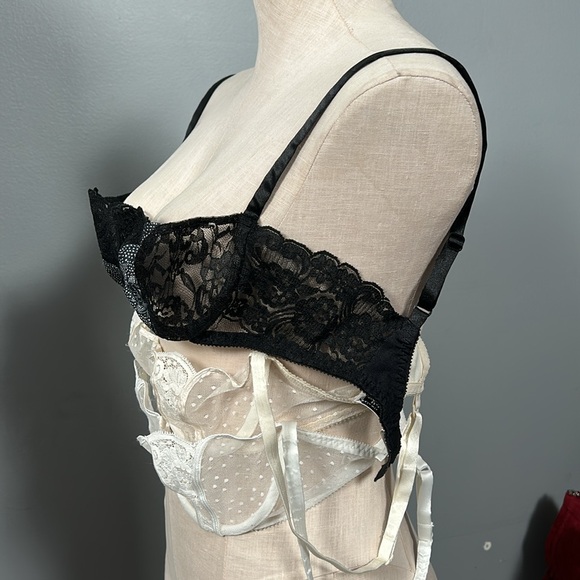 Christian Dior Lace Elegant White cream and black Lace Bra all 34 C - Picture 3 of 17